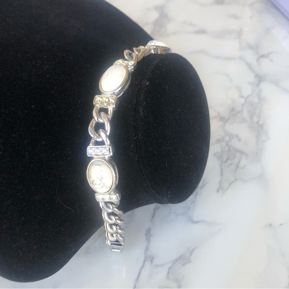 Howlite Stone Bracelet sliver color - Picture 8 of 10